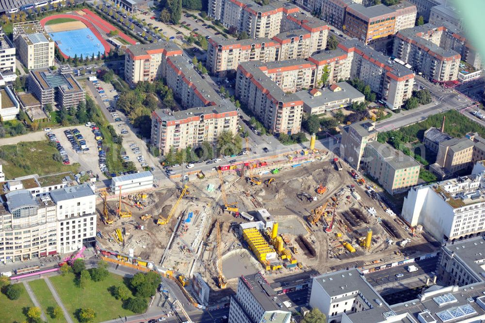 Berlin Mitte from the bird's eye view: Neubau auf dem Wertheim Areal am Leipziger Platz 12 in Berlin - Mitte. Auf dem Wertheim-Areal am Leipziger Platz soll für 470-Millionen u.a. eine 120 Meter lange, überdachte Einkaufspassage enstehen. Investor Harald Huth ( HFS Immobilien ) beauftragte die Architekturbüros Manfred Pechtold, nps Tchoban Voss und PSP Architekten und Ingenieure mit dem Neubauvorhaben. New building on the site Wertheim at Leipziger Platz 12 in Berlin-Mitte.