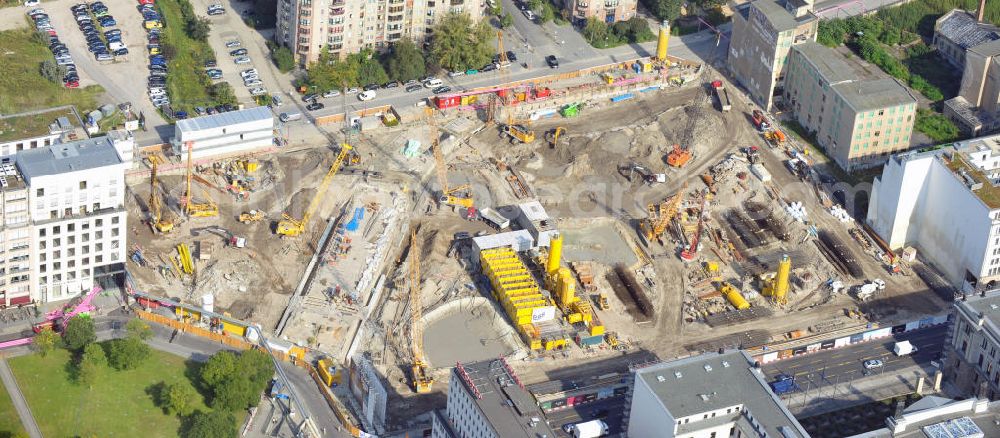 Aerial image Berlin Mitte - Neubau auf dem Wertheim Areal am Leipziger Platz 12 in Berlin - Mitte. Auf dem Wertheim-Areal am Leipziger Platz soll für 470-Millionen u.a. eine 120 Meter lange, überdachte Einkaufspassage enstehen. Investor Harald Huth ( HFS Immobilien ) beauftragte die Architekturbüros Manfred Pechtold, nps Tchoban Voss und PSP Architekten und Ingenieure mit dem Neubauvorhaben. New building on the site Wertheim at Leipziger Platz 12 in Berlin-Mitte.