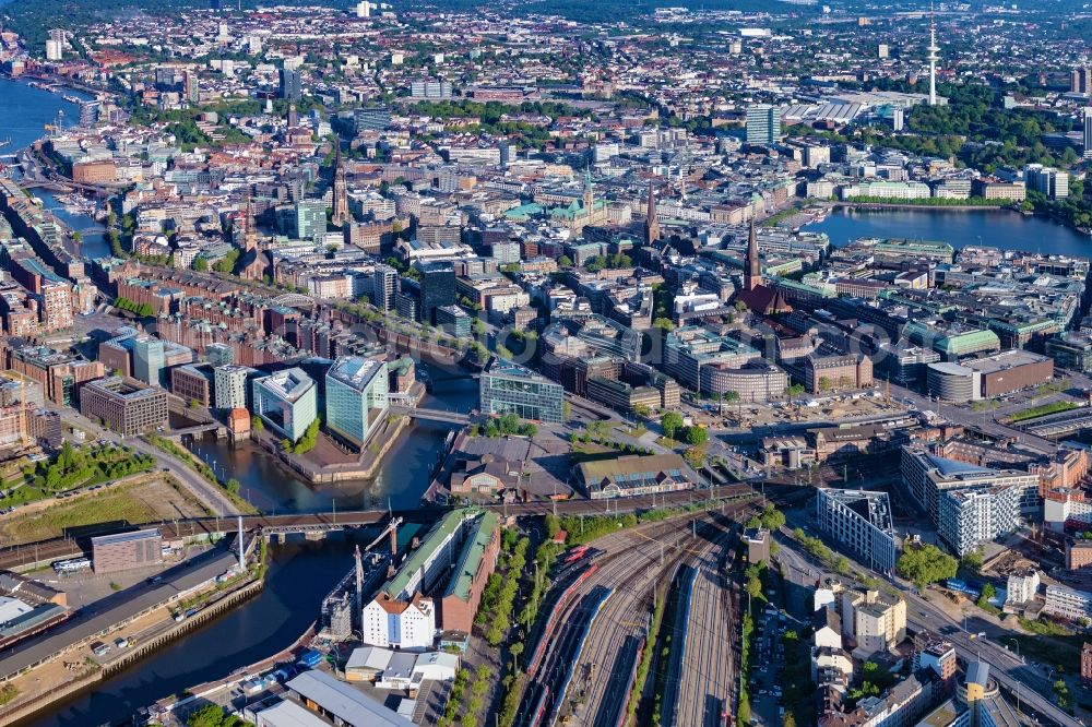 Aerial photograph Hamburg - Construction site for the construction of a multi-family residential and commercial building Johannis-Kontor in the old town in Hamburg, Germany