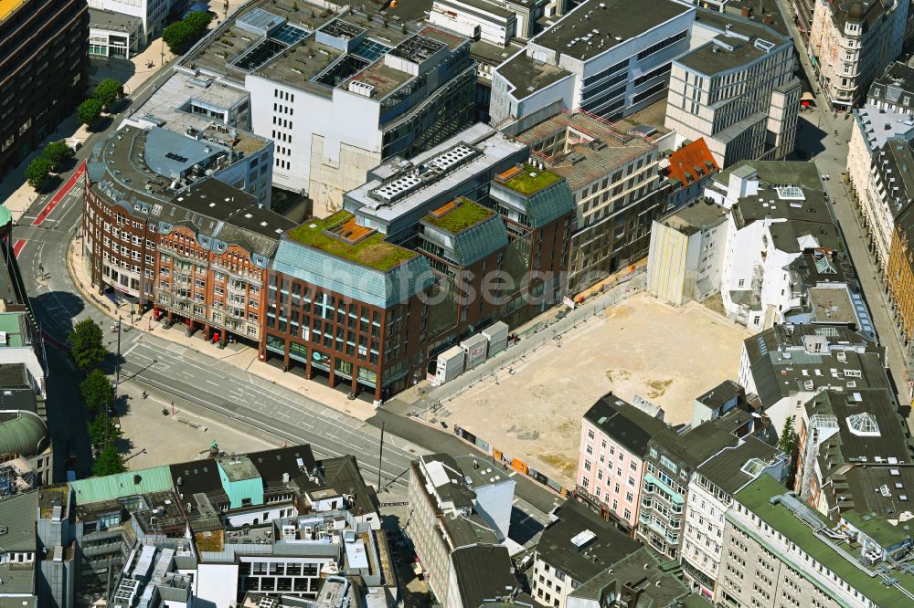 Aerial image Hamburg - New construction of a residential and commercial building Am Gaensemark on street Gaensemarkt - Bueschstrasse in the district Neustadt in Hamburg, Germany