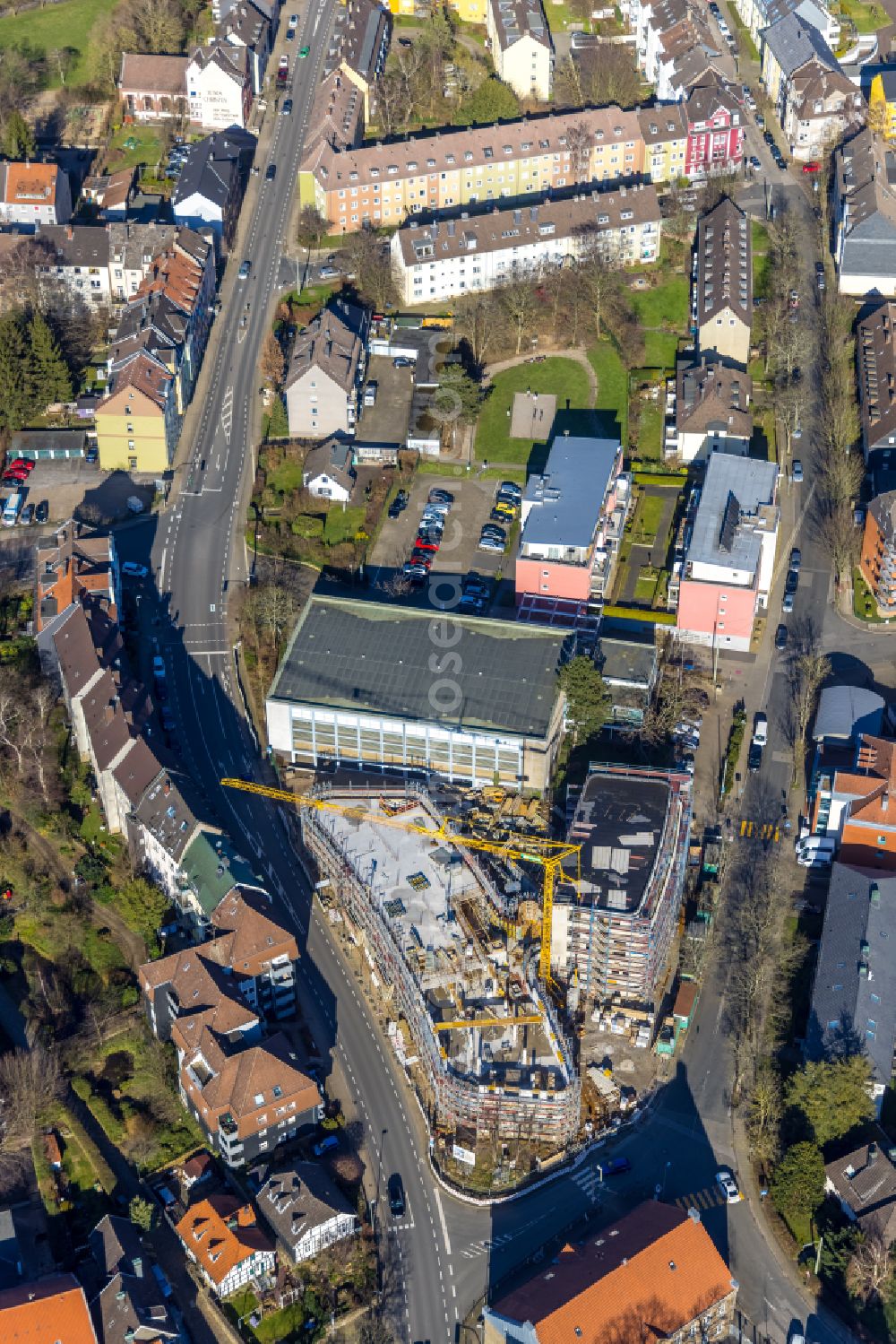 Aerial photograph Hattingen - Construction site on the site of the old special school for the new construction of a residential and commercial building Zu home 1 - Neubauwohnungen mit Service between Talstrasse and Schulstrasse in Hattingen in the Ruhr area in the state of North Rhine-Westphalia, Germany