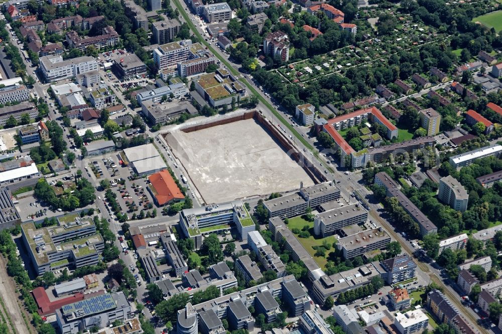 München from the bird's eye view: Construction site of new residential and commercial building Quarter DIE MACHEREI along the Berg-am-Laim-Strasse - Weihenstephaner Strasse in the district Berg am Laim in Munich in the state Bavaria, Germany