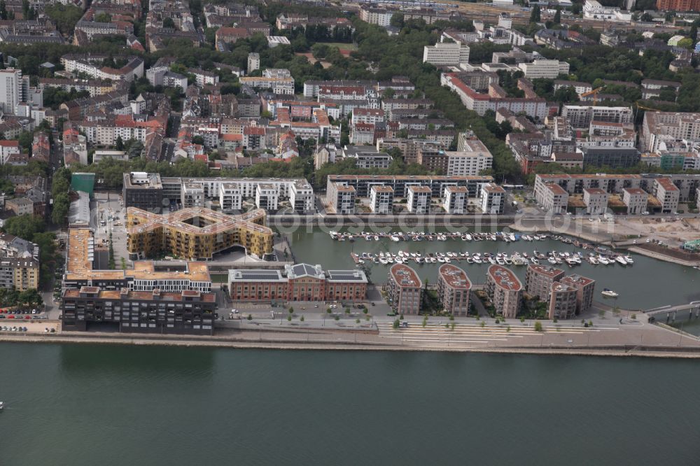 Aerial photograph Mainz - New residential and commercial building Quarter on Inge-Reitz-Strasse at Zollhafen in the district Neustadt in Mainz in the state Rhineland-Palatinate, Germany