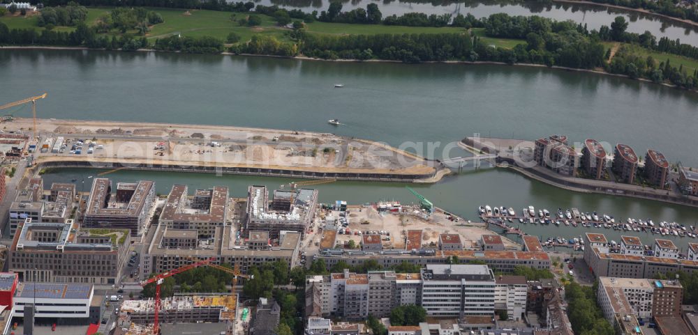 Aerial photograph Mainz - New residential and commercial building Quarter on Inge-Reitz-Strasse at Zollhafen in the district Neustadt in Mainz in the state Rhineland-Palatinate, Germany