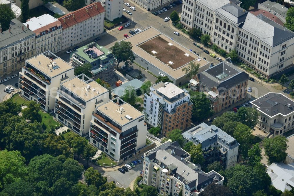 Leipzig from the bird's eye view: New construction condominium with modern townhouses and apartment buildings on the Clara Zetkin Park Leipzig in Saxony