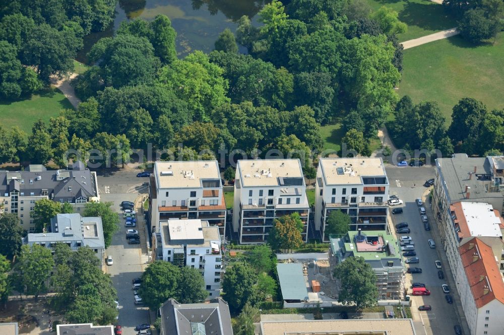 Leipzig from the bird's eye view: New construction condominium with modern townhouses and apartment buildings on the Clara Zetkin Park Leipzig in Saxony