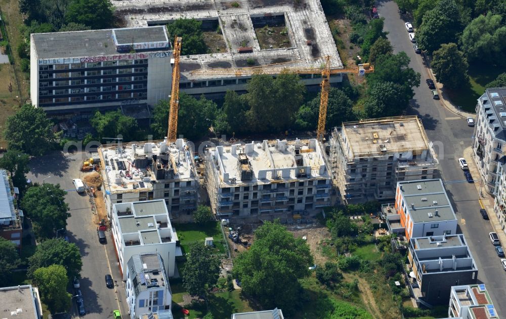 Aerial photograph Leipzig - New construction condominium with modern townhouses and apartment buildings on the Clara Zetkin Park Leipzig in Saxony