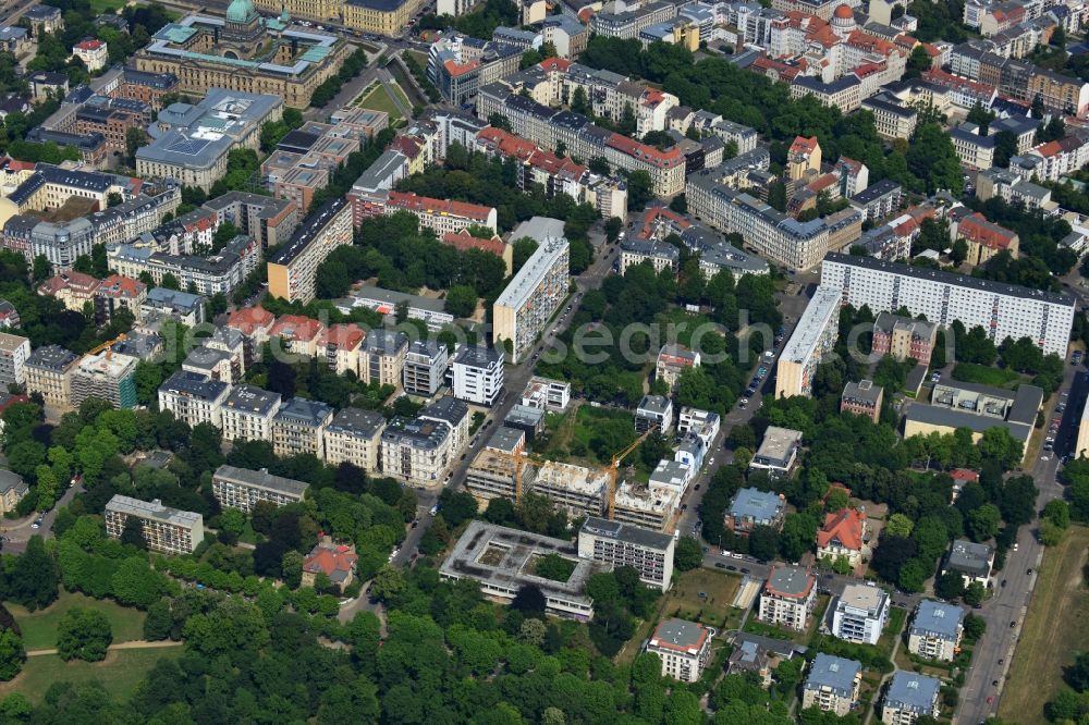 Leipzig from the bird's eye view: New construction condominium with modern townhouses and apartment buildings on the Clara Zetkin Park Leipzig in Saxony