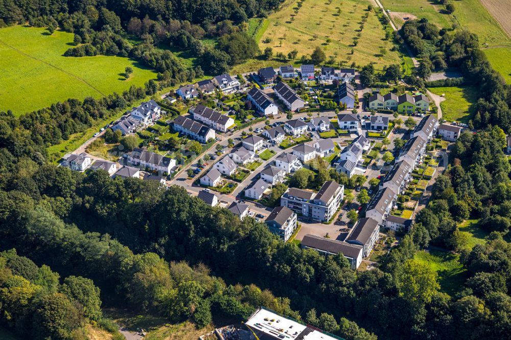 Schwelm from the bird's eye view: Newly developed residential area with single and multi family homes Am Brunnenhof in the North of Schwelm in the state of North Rhine-Westphalia