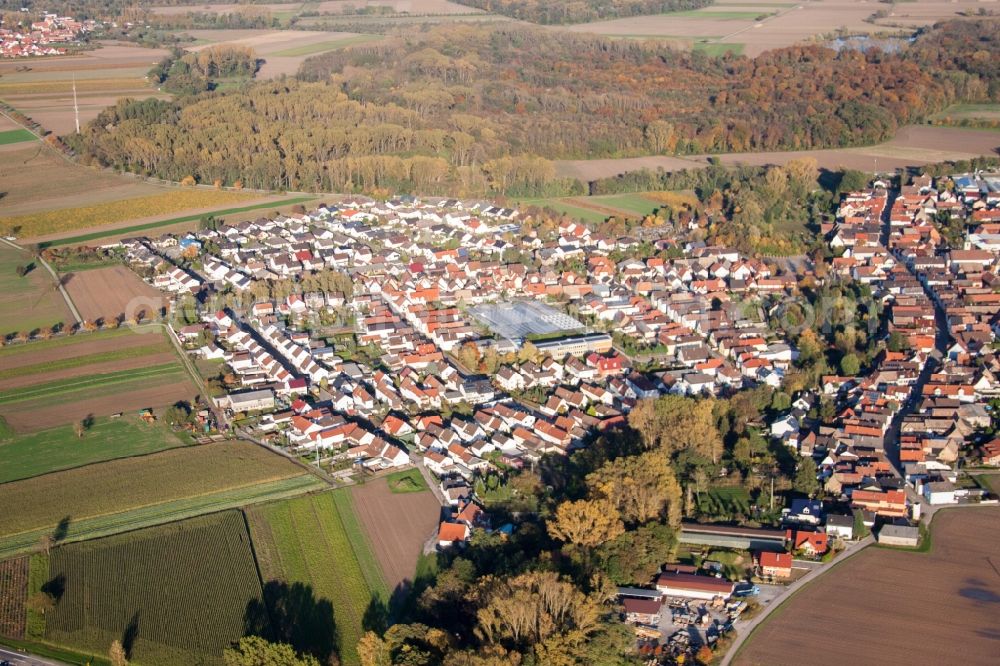 Kuhardt from above - Residential area of detached housing estate Blumenviertel in Kuhardt in the state Rhineland-Palatinate, Germany