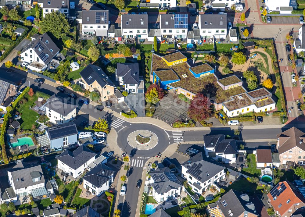 Moers from the bird's eye view: Construction sites for new construction residential area of detached housing estate along Planetenstrasse in Moers in the state of North Rhine-Westphalia