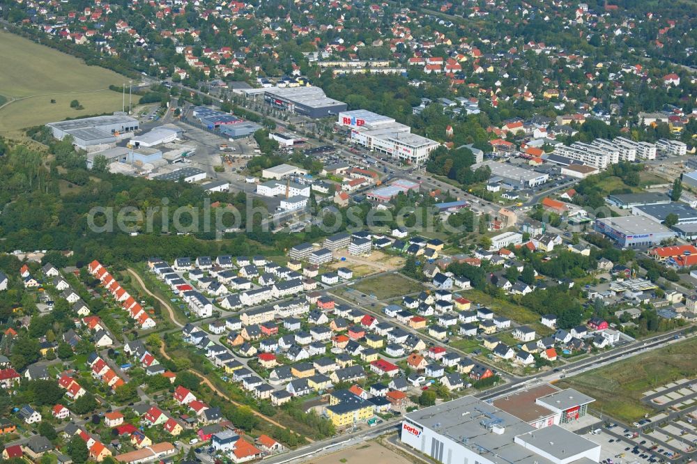 Berlin from the bird's eye view: Residential area of detached housing estate Theodorpark in the district Mahlsdorf in Berlin, Germany