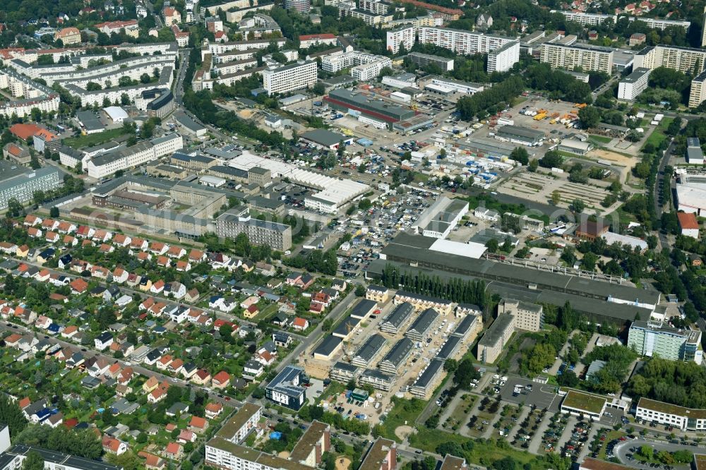 Berlin from the bird's eye view: Construction site of a new residential area of the terraced housing estate on the Arendscarree on Arendstrasse corner Lichtenauer Strasse - Schleizer Strasse in the district Hohenschoenhausen in Berlin, Germany