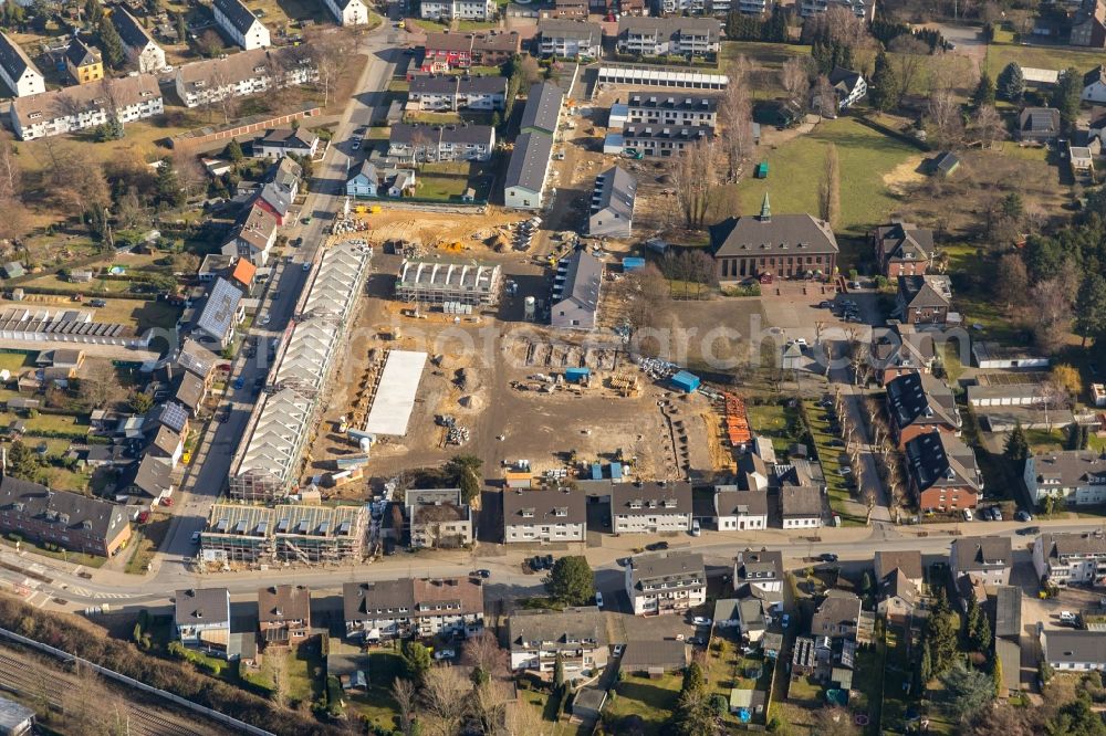 Aerial image Bottrop - Construction site of a new residential area of the terraced housing estate of Deutsche Reihenhaus AG on Bergendahlstrasse - Heimannstrasse in Bottrop in the state North Rhine-Westphalia, Germany