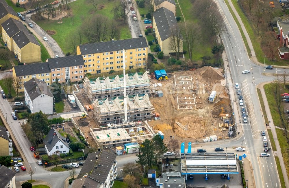 Heiligenhaus from the bird's eye view: Construction site of a new residential area of the terraced housing estate on the of Deutschen Reihenhaus AG on on Ratinger Strasse corner Bergische Strasse in Heiligenhaus in the state North Rhine-Westphalia, Germany