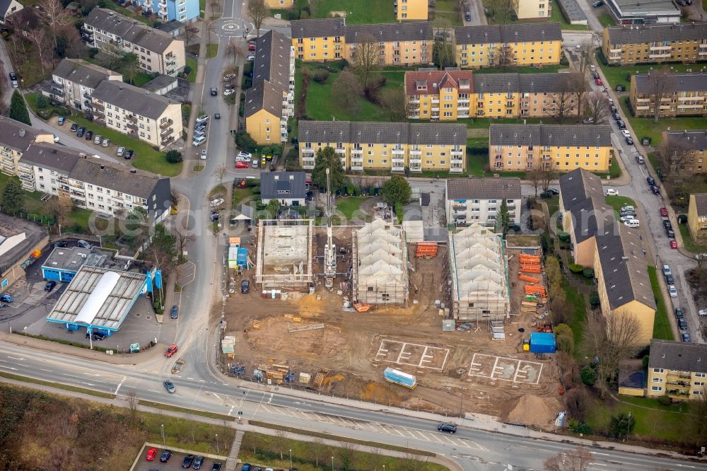 Heiligenhaus from the bird's eye view: Construction site of a new residential area of the terraced housing estate on the of Deutschen Reihenhaus AG on on Ratinger Strasse corner Bergische Strasse in Heiligenhaus in the state North Rhine-Westphalia, Germany