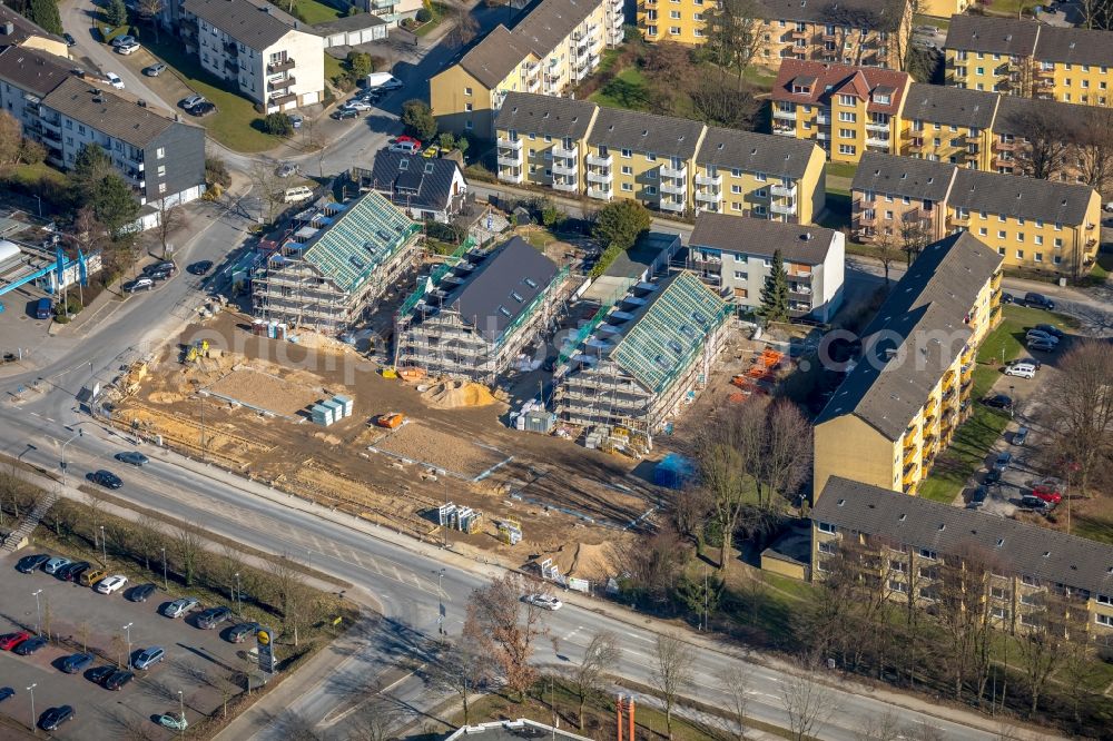 Aerial image Heiligenhaus - Construction site of a new residential area of the terraced housing estate on the of Deutschen Reihenhaus AG on on Ratinger Strasse corner Bergische Strasse in Heiligenhaus in the state North Rhine-Westphalia, Germany