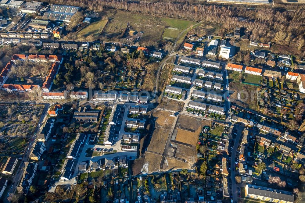 Gelsenkirchen from above - Construction site of a new residential area of the terraced housing estate Bergmannstrasse - Grollmannstrasse in the district Ueckendorf in Gelsenkirchen in the state North Rhine-Westphalia, Germany