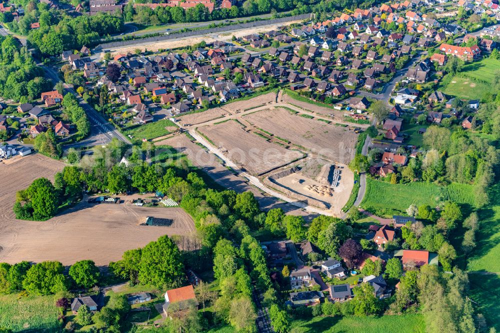 Aerial image Stade - Construction site of a new residential area of the terraced housing estate Klarer Streck in the district Riensfoerde in Stade in the state Lower Saxony, Germany