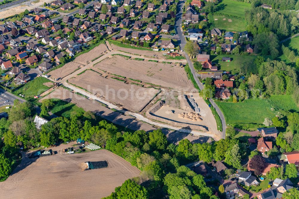 Aerial photograph Stade - Construction site of a new residential area of the terraced housing estate Klarer Streck in the district Riensfoerde in Stade in the state Lower Saxony, Germany