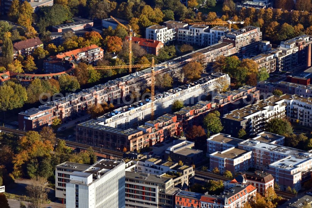 Aerial image Hamburg - Construction site of a new residential area of the terraced housing estate on the upTOWNHOUSES in Hamburger Quartier Finkenau in the district Uhlenhorst in Hamburg, Germany