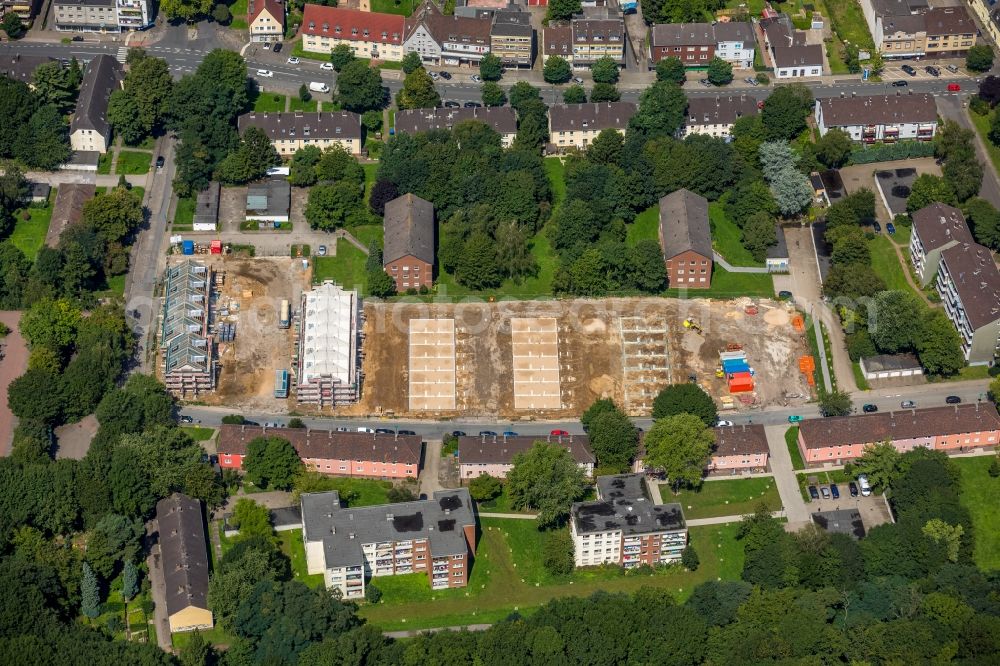 Aerial image Duisburg - Construction site of a new residential area of the terraced housing estate Wohnpark a?? Am Schwimmbad a?? on Lohstrasse in Duisburg in the state North Rhine-Westphalia, Germany