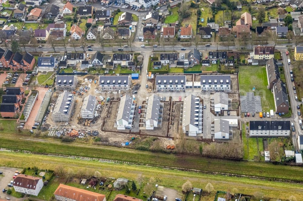 Hamm from the bird's eye view: Construction site of a new residential area of the terraced housing estate Zum Torksfeld in the district Herringen in Hamm in the state North Rhine-Westphalia, Germany