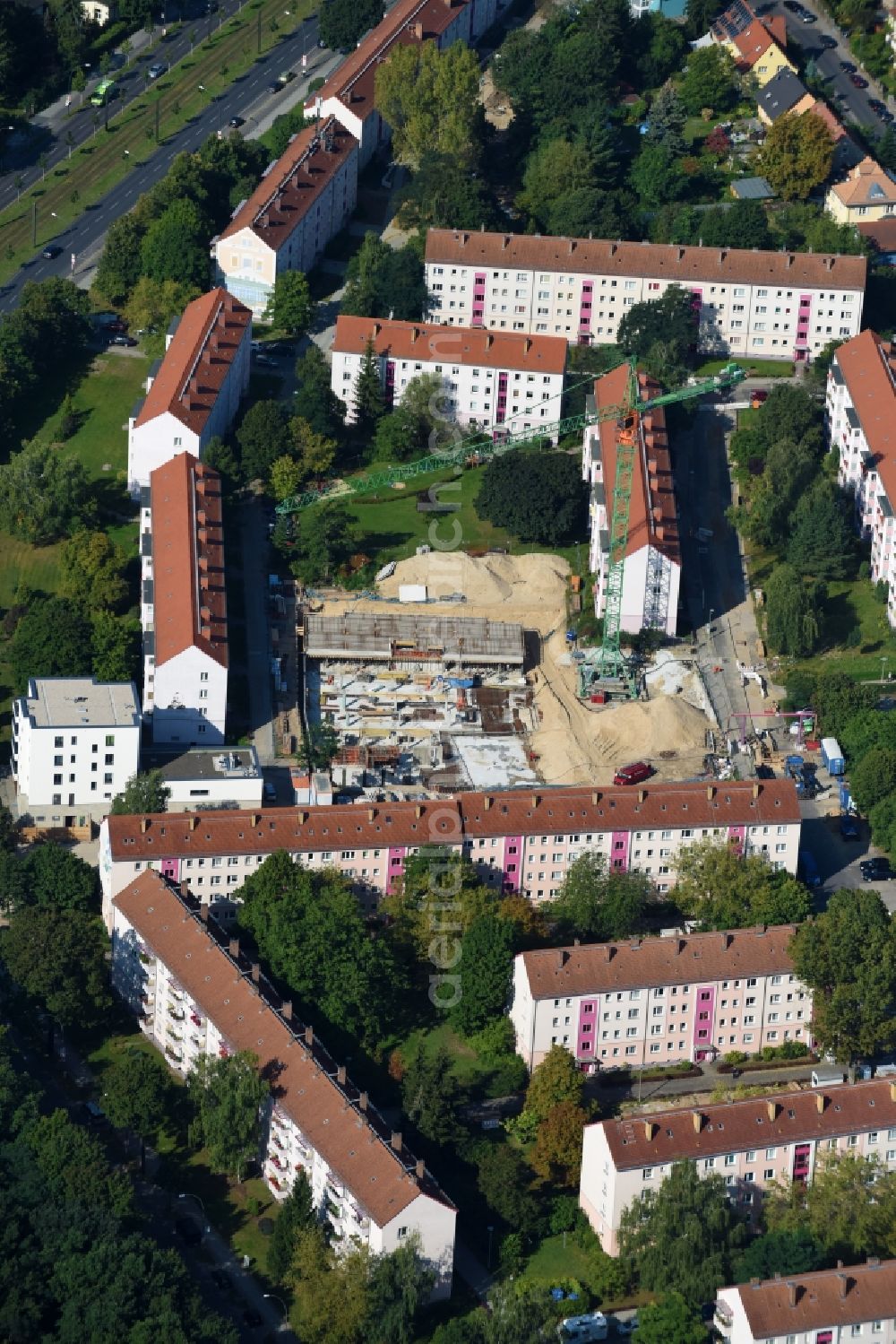 Berlin from above - Construction site of a new residential area of the terraced housing estate between the Stillerzeile and the Fuerstenwalder Damm in Hirschgarten in Berlin, Germany