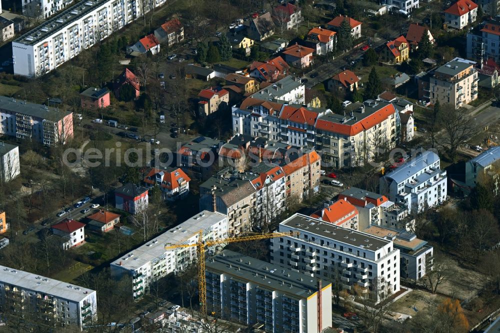 Berlin from the bird's eye view: Multi-family residential building on Schlossallee in the district Niederschoenhausen in Berlin, Germany