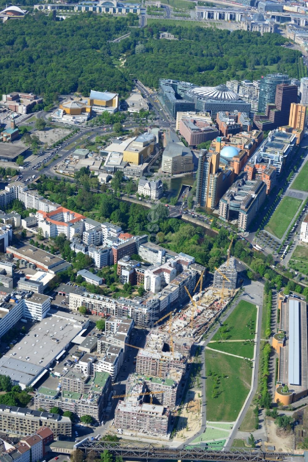 Berlin Kreuzberg from the bird's eye view: Construction of the residential project Flottwell Living on the Flottwell street in Berlin Kreuzberg