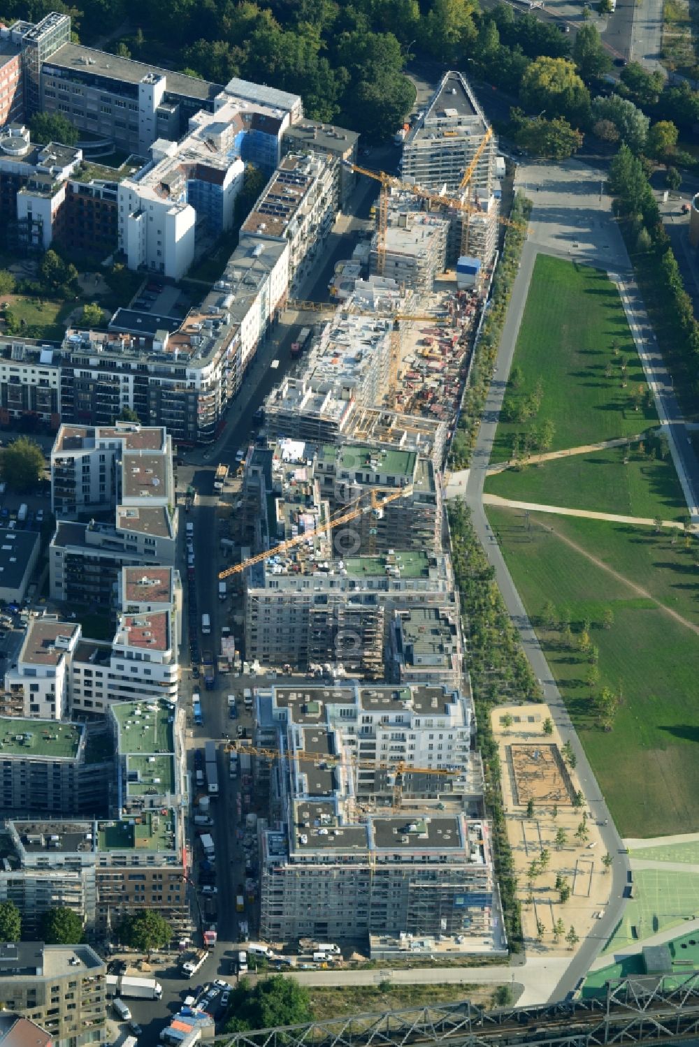 Aerial photograph Berlin Kreuzberg - Construction of the residential project Flottwell Living on the Flottwell street in Berlin Kreuzberg