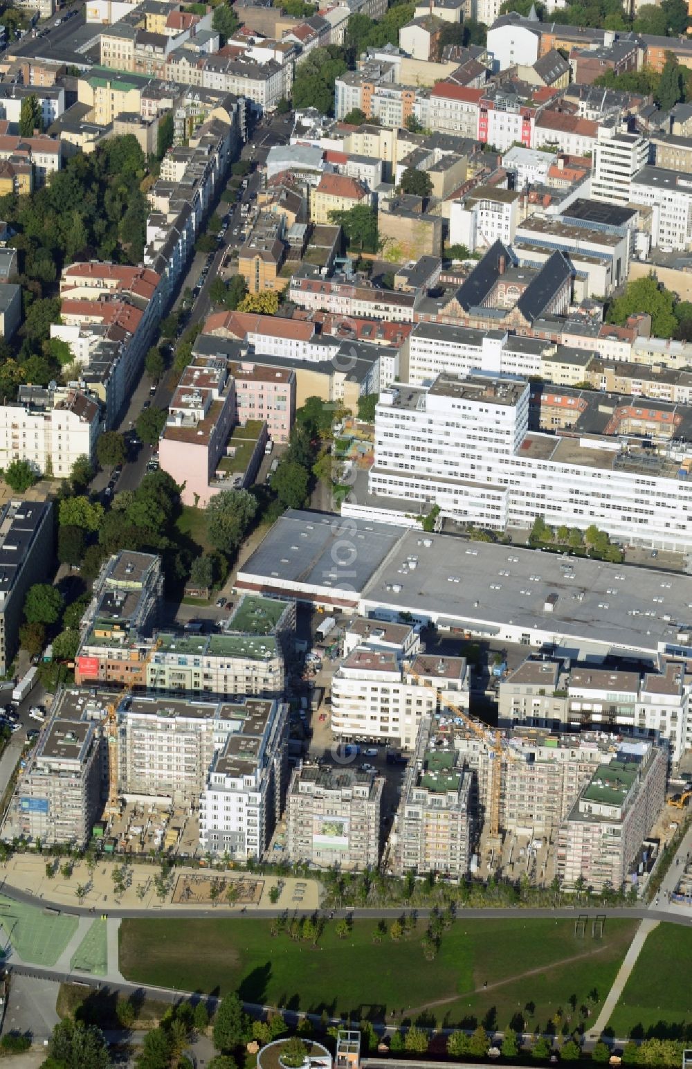 Berlin Kreuzberg from above - Construction of the residential project Flottwell Living on the Flottwell street in Berlin Kreuzberg