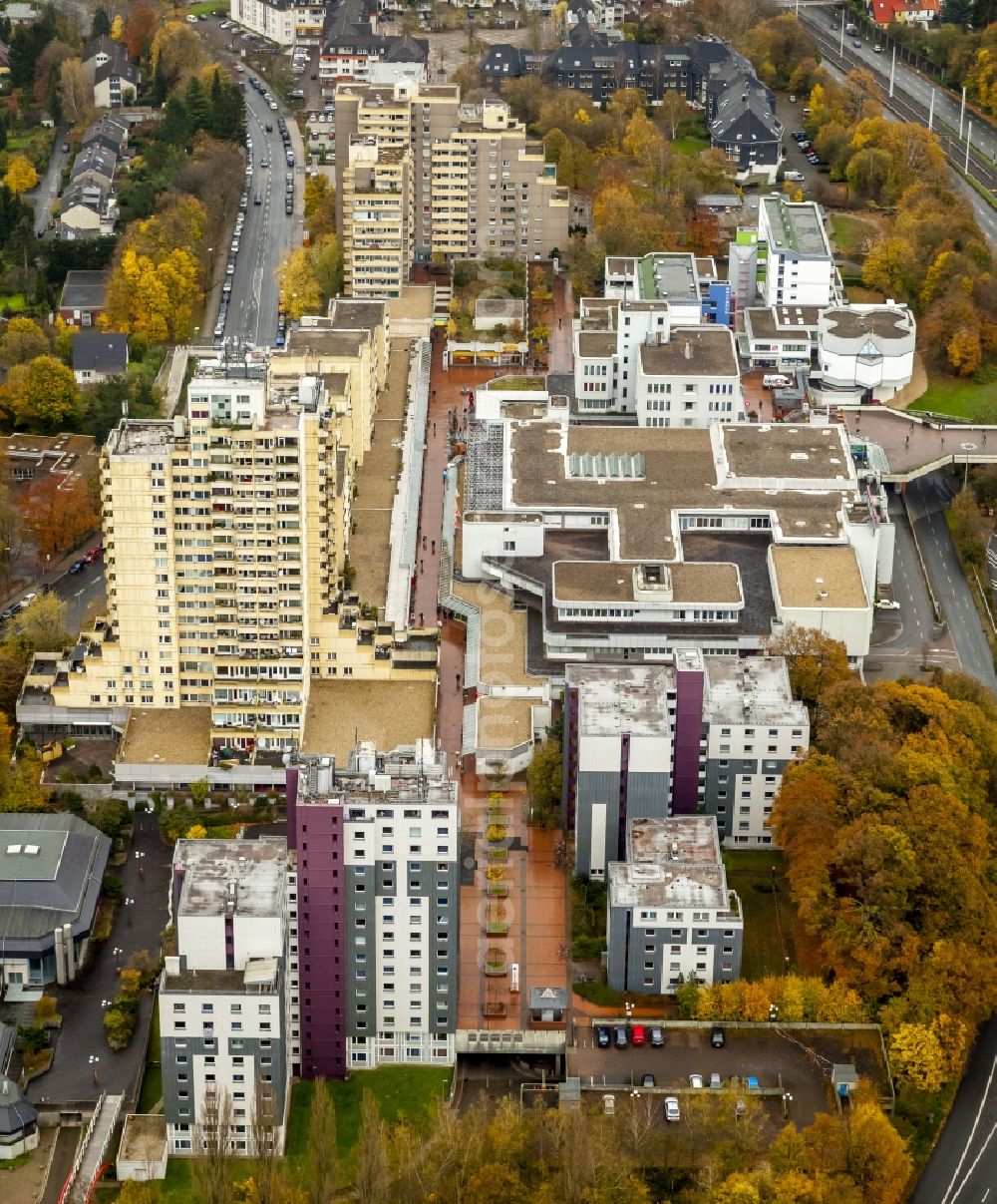 Aerial photograph Bochum - The Uni-Center is a large housing estate with prefabricated buildings and commercial space in the center of Bochum Hustadt Querenburg district. The housing development is located along the road University in Bochum in North Rhine-Westphalia