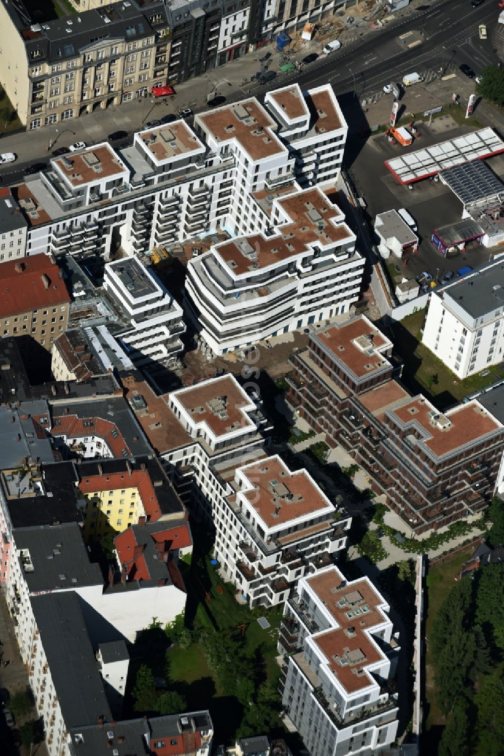 Aerial image Berlin - Residential area The Garden at the Liesenstrasse in the Mitte district of Berlin