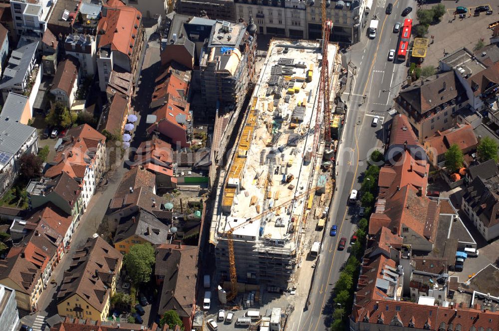 Aerial image Konstanz - Blick auf den Neubau zwei weiterer Geschäftshäuser in der Bodanstrasse und Rosgartenstrasse. Eröffnung war im zweiten Halbjahr 2008. Es entstand unter der Regie der DGAG Shopping Immobilien GmbH, einem Unternehmen der Pirelli & C. Real Estate Deutschland GmbH. Hauptgeschäfte sind C&A, Deichmann und Edeka. Kontakt: DGAG Shopping Immobilien GmbH, Bodanstr. 1, 78462 Konstanz, Tel. +49(0)7531 6913360