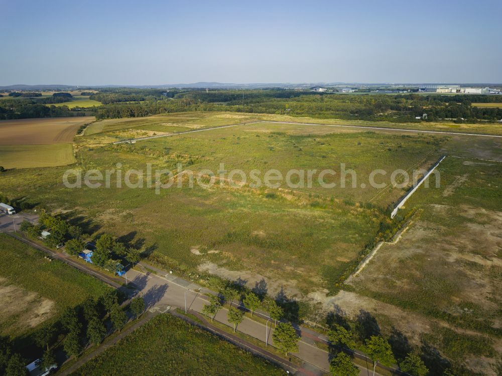 Aerial photograph Dresden - New construction site of the production halls of the factory premises of a semiconductor and chip factory of the ESMC - European Semiconductor Manufacturing Company on Knappsdorfer Strasse in the district of Klotzsche in Dresden in the federal state of Saxony, Germany