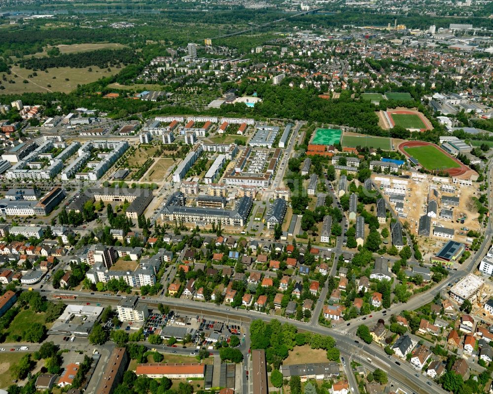 Mainz from the bird's eye view: New developments and residential estates in the Gonsenheim district of Mainz in the state of Rhineland-Palatinate. The second-largest district of Mainz is located in the Northwest of the city and is surrounded by the federal motorways A60 and A643. On its western edge, there are wooded areas. The district includes several sports facilities and residential estates