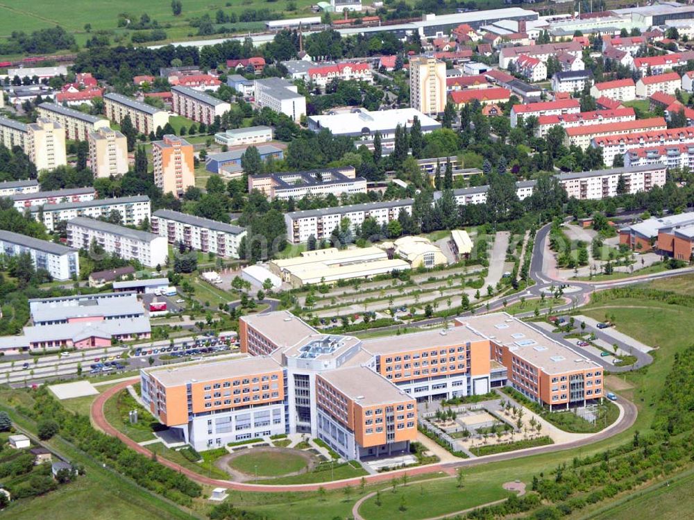 Bad Salzungen / Thüringen from the bird's eye view: Neubauklinik am südwestlichen Stadtrand von Bad Salzungen. Klinikum Bad Salzungen gGmbH Lindigalle 3, 36433 Bad Salzungen Telefonnummer: +49 3695 64 0 Faxnummer: +49 3695 64 1002