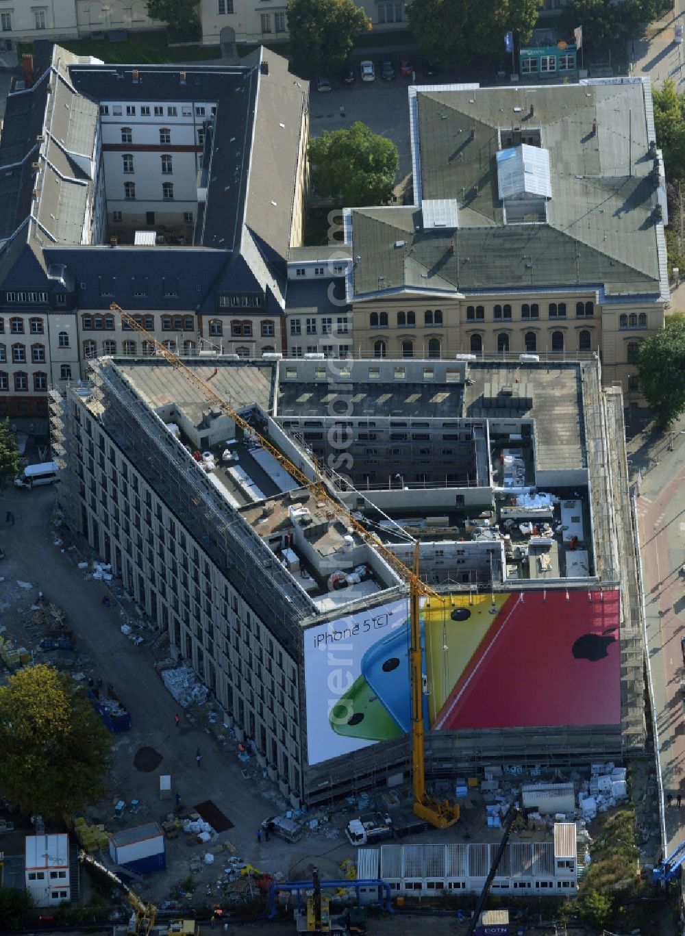 Berlin OT Tiergarten from the bird's eye view: View of the new construction project Ibis Hotel and Hotel Amano in the district of Tiergarten in Berlin