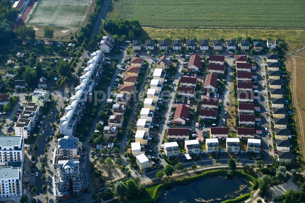 Aerial image Teltow - Residential area a row house settlement Muehlendorf in Teltow in the state Brandenburg, Germany