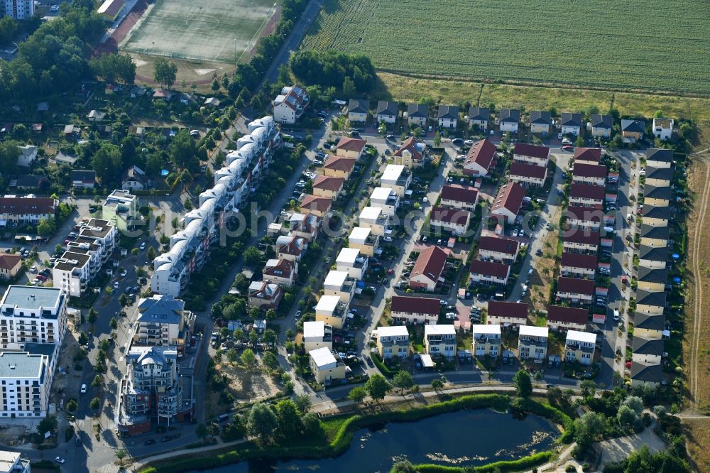 Aerial photograph Teltow - Residential area a row house settlement Muehlendorf in Teltow in the state Brandenburg, Germany