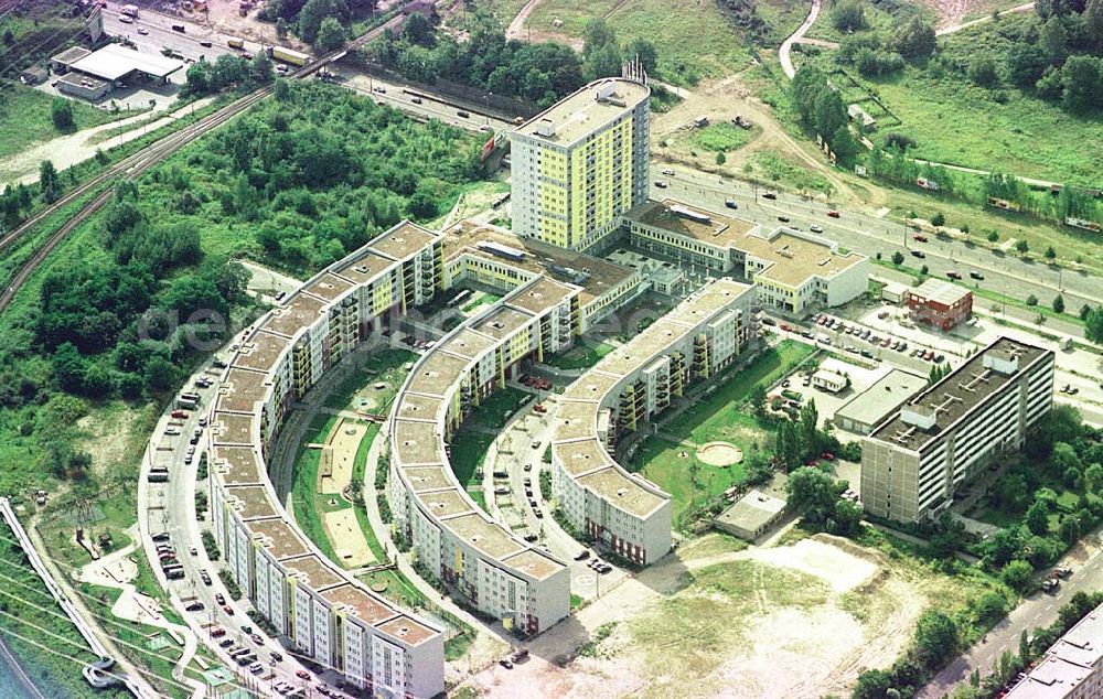 Aerial image Berlin-Lichtenberg - Neubausiedlung Rosenfelder Ring an der B1 in Berlin-Lichtenberg.