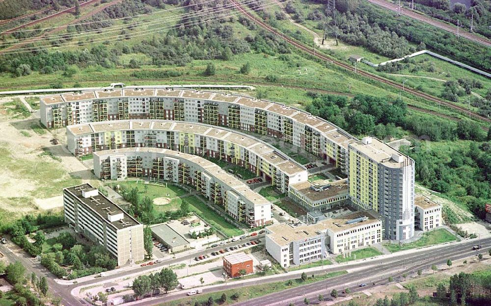 Berlin-Lichtenberg from above - Neubausiedlung Rosenfelder Ring an der B1 in Berlin-Lichtenberg.