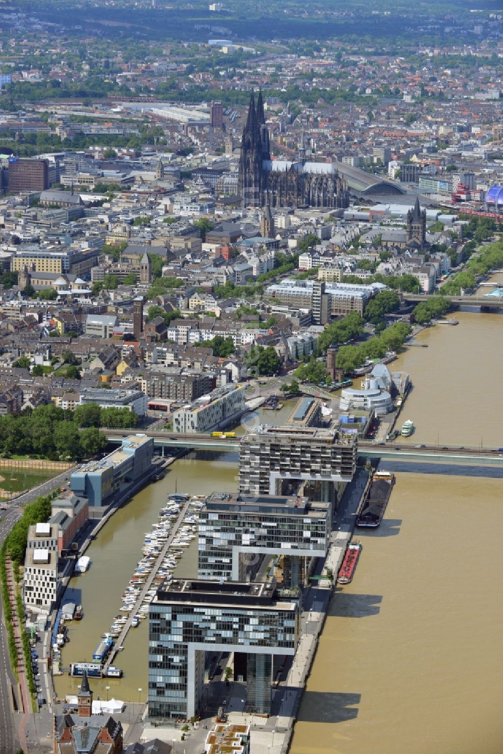 Köln from the bird's eye view: New construction of houses on the crane Rheinauhafen on the banks of the Rhine in Cologne in North Rhine-Westphalia