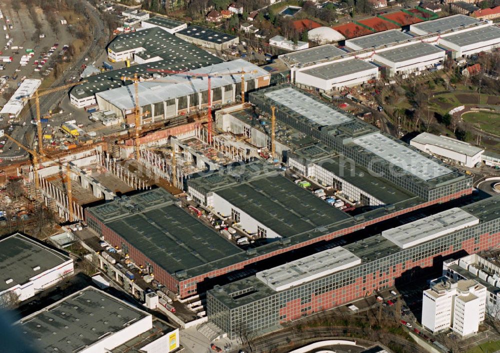 Aerial photograph Berlin - Charlottenburg - Neubauten auf dem Messegelände der Messe Berlin am Berliner Funkturm / ICC in Charlottenburg.