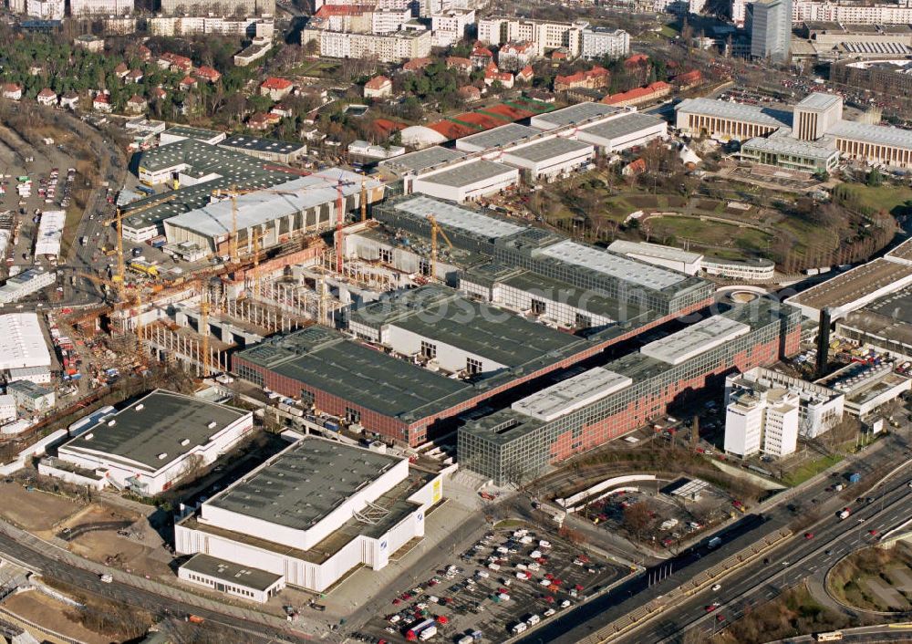 Berlin - Charlottenburg from above - Neubauten auf dem Messegelände der Messe Berlin am Berliner Funkturm / ICC in Charlottenburg.