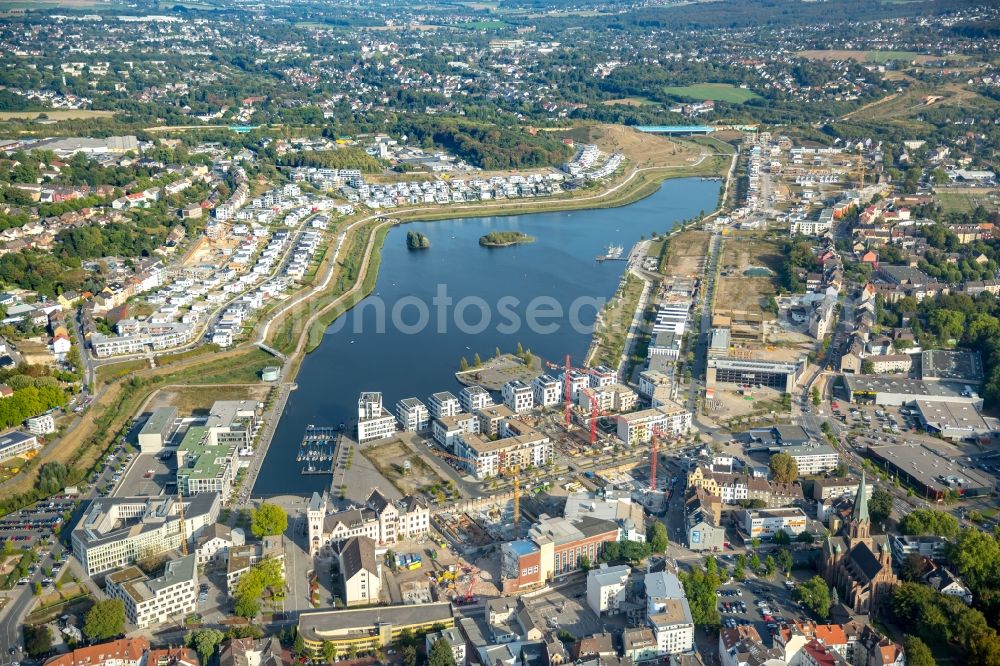 Aerial image Dortmund - New residential buildings at the lake Phoenixsee beneath the roads Hoerder-Bach-Allee and Am Kai in Dortmund in North Rhine-Westphalia