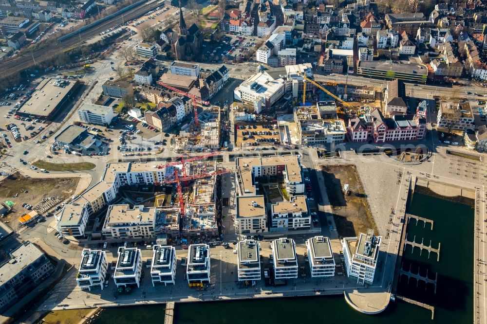 Dortmund from above - New residential buildings at the lake Phoenixsee beneath the roads Hoerder-Bach-Allee and Am Kai in Dortmund in North Rhine-Westphalia