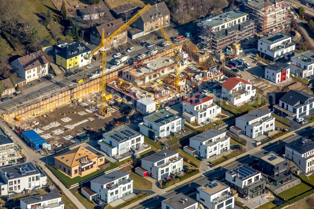 Aerial image Dortmund - New residential buildings at the lake Phoenixsee beneath the roads Hoerder-Bach-Allee and Am Kai in Dortmund in North Rhine-Westphalia