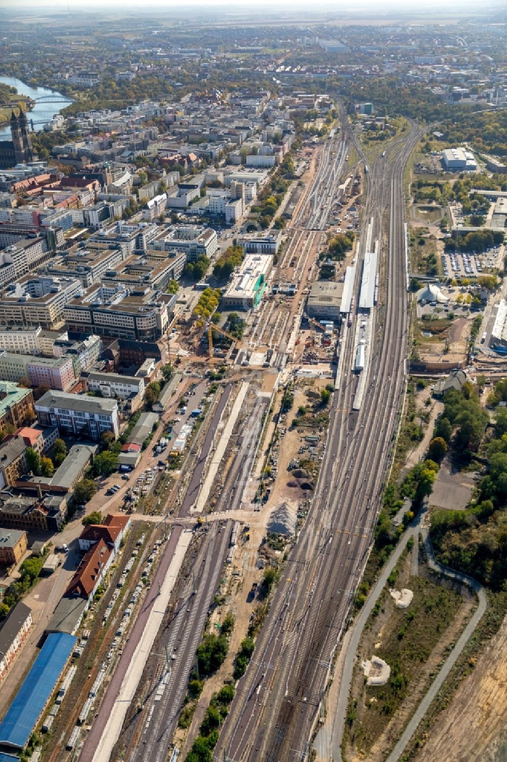 Aerial image Magdeburg - Maintenance work on a rail track and overhead wiring harness in the route network of the Deutsche Bahn in Magdeburg in the state Saxony-Anhalt, Germany